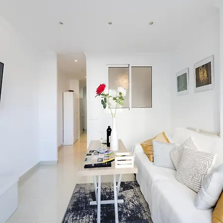 In Malaga Near Bajondillo Apartament Torremolinos