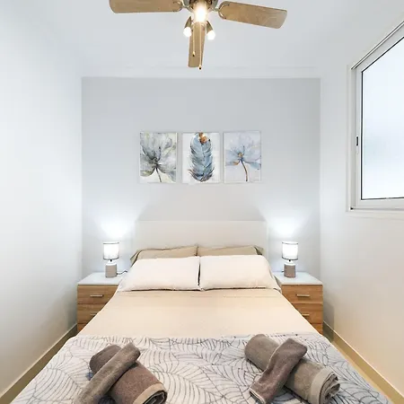 In Malaga Near Bajondillo Apartament