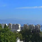 In Malaga Near Bajondillo شقة توريمولينوس