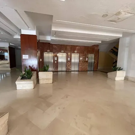 In Malaga Near Bajondillo Διαμέρισμα